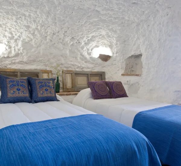 CAVE 4